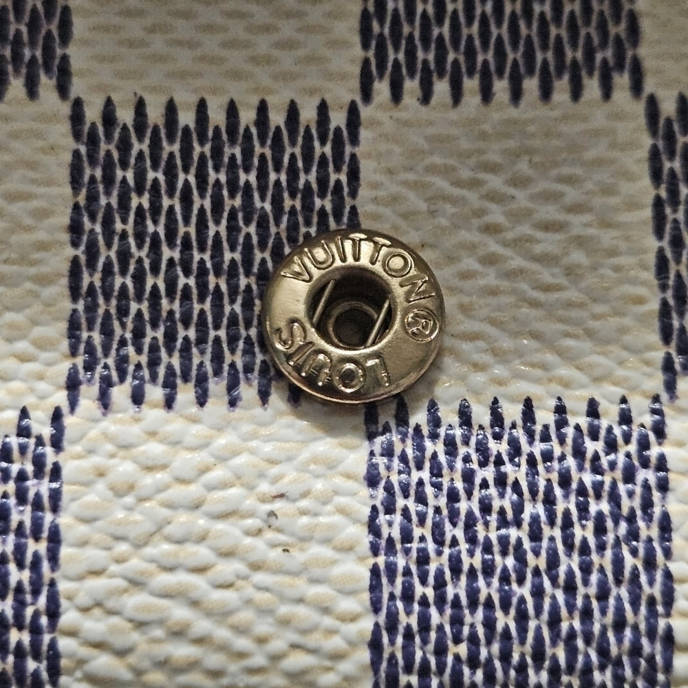 Louis Vuitton Checkered WalletK eyholder - Picture 3 of 9